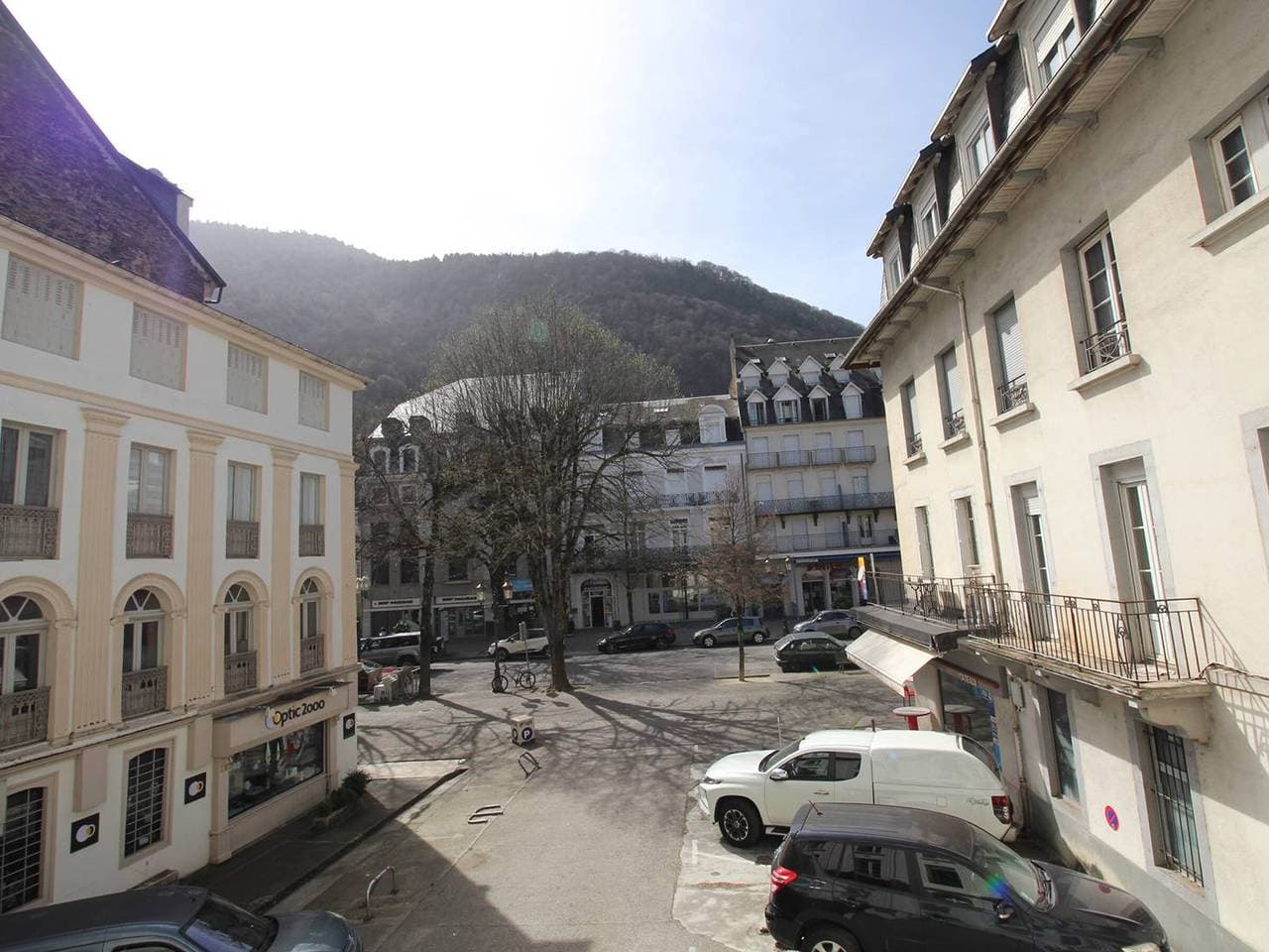 Foto 5 von 10: Luchon: Charmante T2, 4 pers, Centre-ville, Parking, Proche Thermes et Télécabine