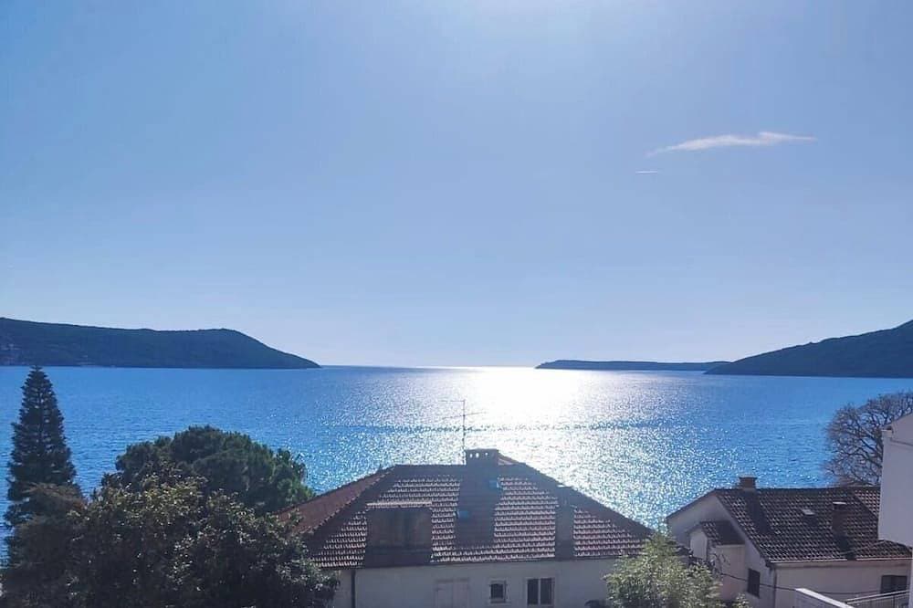 Luxury 2-bedroom apartment with stunning sea view in lovely Herceg Novi old town 1
