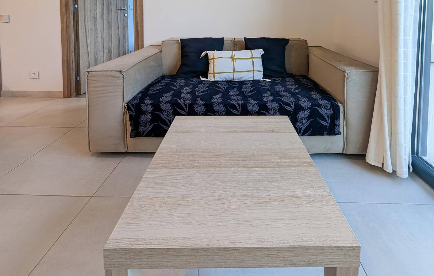 Foto 5 von 16: Breezy Riverside Retreat mit Parkplatz und Terrasse