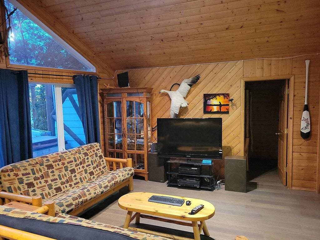 Foto 12 von 34: Lake Manitoba Narrows  - Lovely Lakefront Cottage