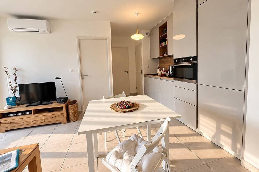 Foto 11 von 21: 2 Room 3* Flat With A/C & Pool   Bormes/Le Lavandou