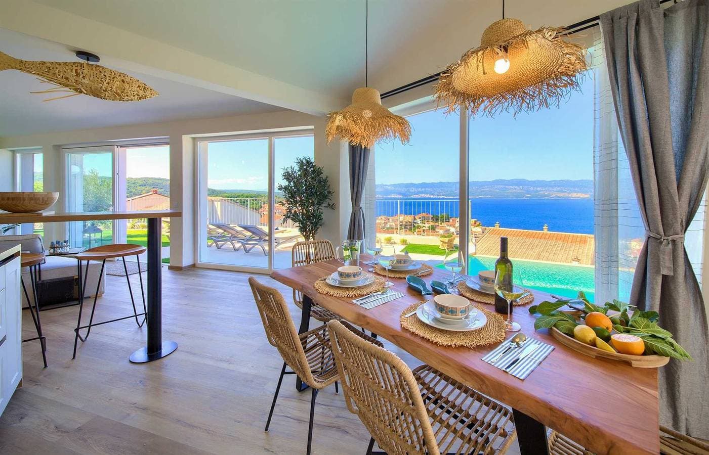 Villa Bella Vista mit beheiztem Infinity-Pool, Sauna & Meerblick 1