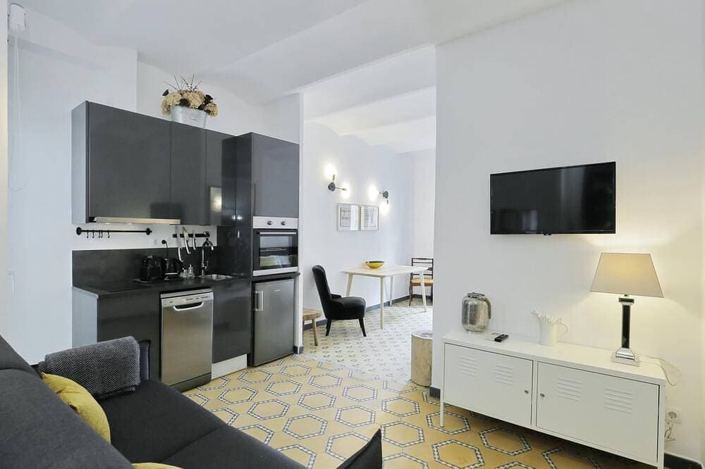 Casa Nanit Apt B near Camp Nou 1