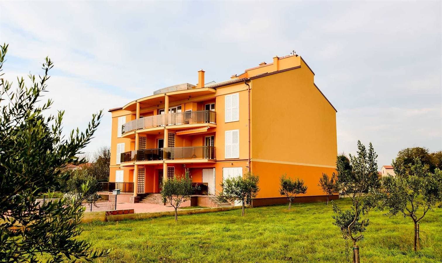 Foto 5 von 29: Gemütliches Apartment mit zwei Schlafzimmern und privatem Parkplatz