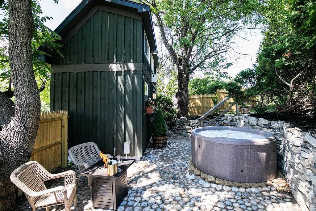 Foto 2 von 30: Tiny house with private Hot Tub