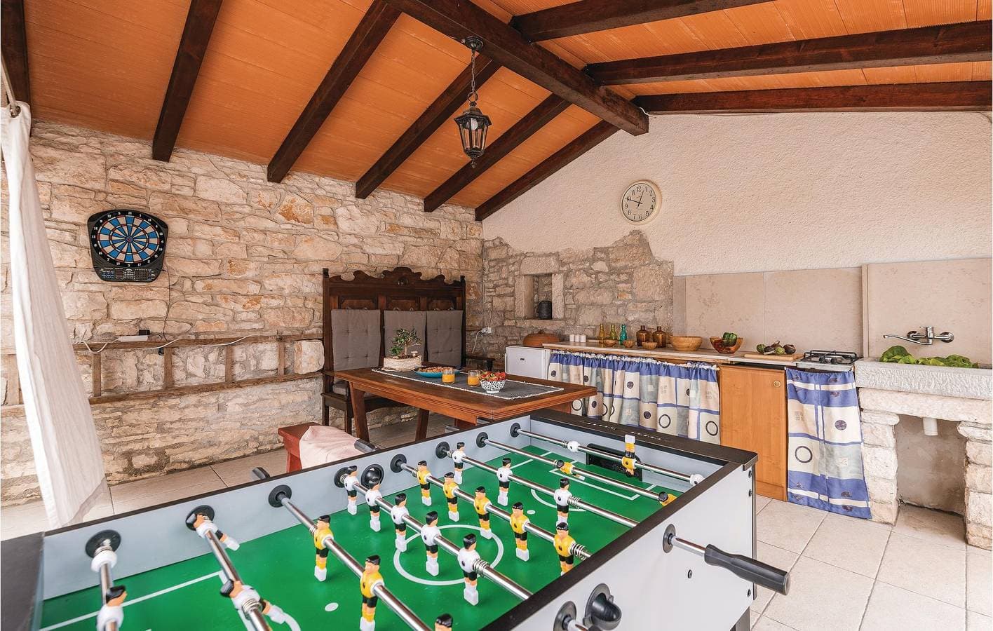 Foto 8 von 49: Charmante Unterkunft, 1,5 km von der Küste entfernt: Pool, WLAN, Terrasse und Parkplätze!