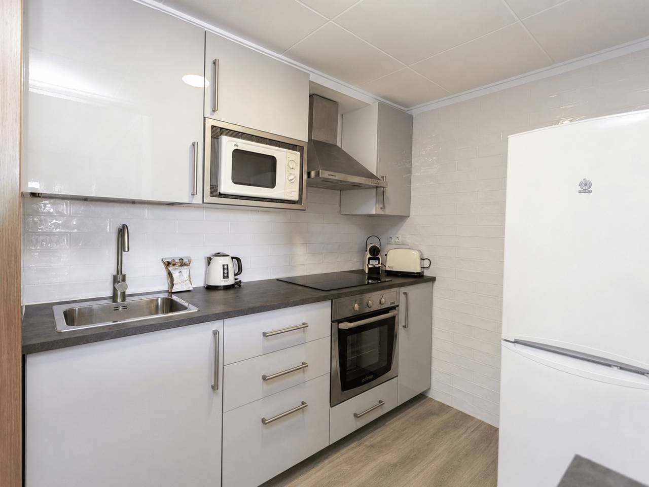 Foto 13 von 55: Ferienwohnung für 3 Personen mit Pool