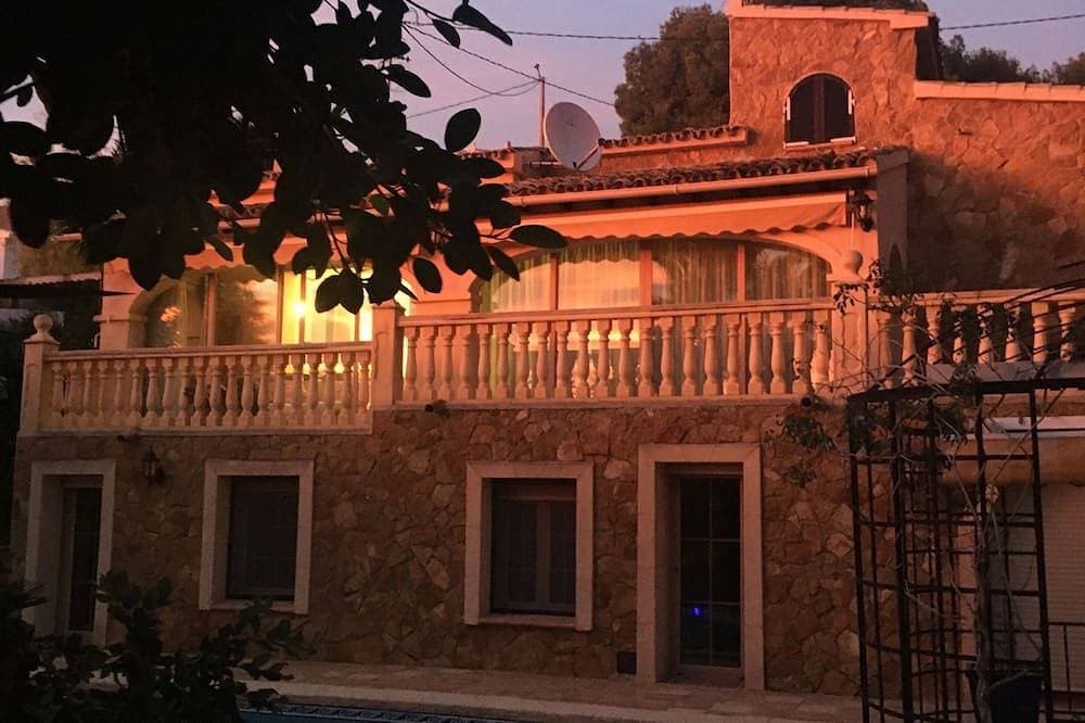 Foto 13 von 30: Authentische Villa, Klimaanlage, sehr privat, WIFI, tropischer Garten, privates Schwimmbad, in der Nähe des Meeres