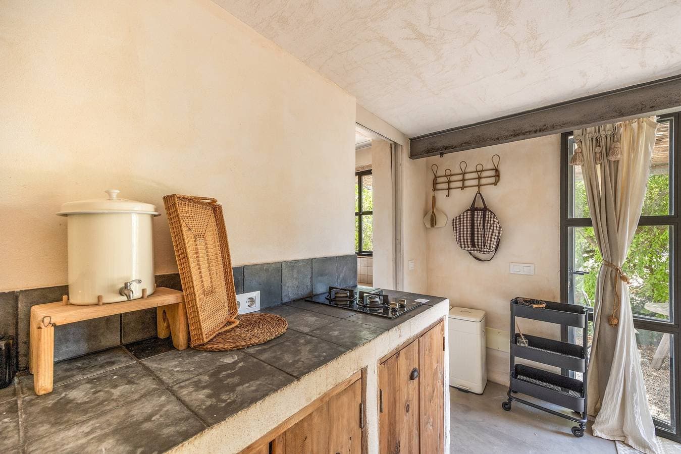 Foto 9 von 30: Landhaus 'Sa Caseta Mallorca Studio' mit Bergblick, Gemeinschaftspool und WLAN