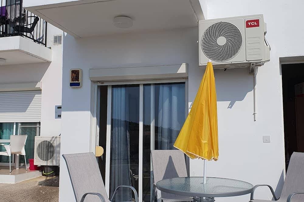 Foto 9 von 13: Studio Apartment/Mountain views/Sea view/Air-conditioning/Twin beds/Quiet location/Swimming pool/