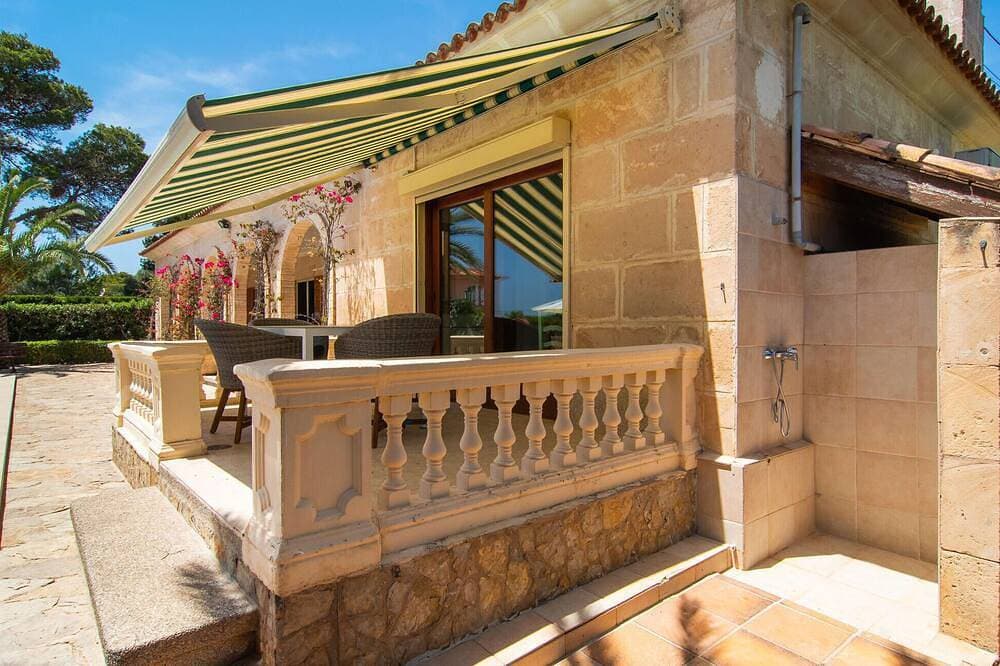 Foto 7 von 30: Lovely home in Cala Pi with private swimming pool, can be inside or outside