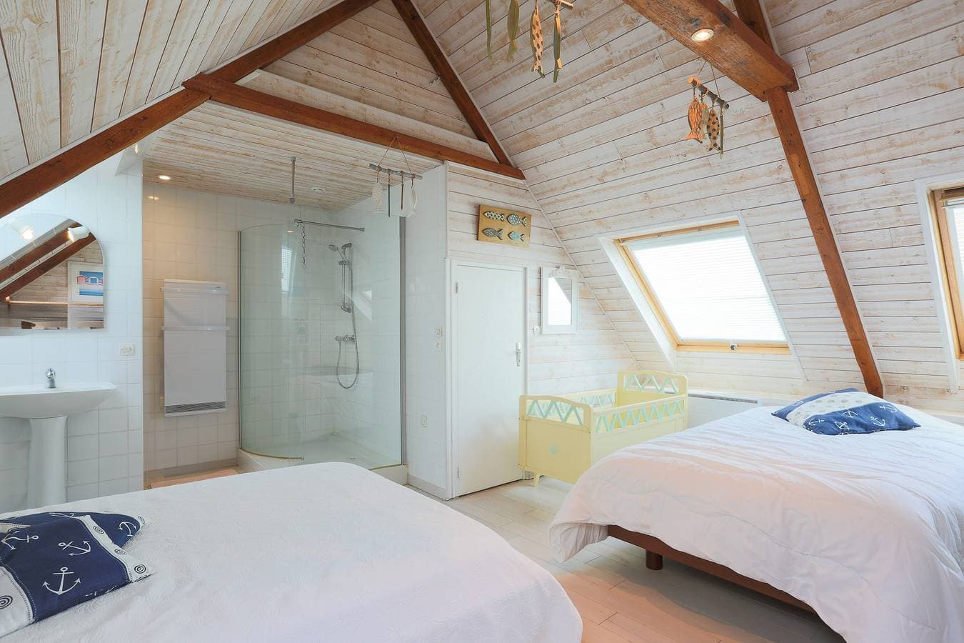 Foto 10 von 28: Ferienhaus 3 Min vom Strand – Private Terrasse, umzäunter Garten, 5 Personen