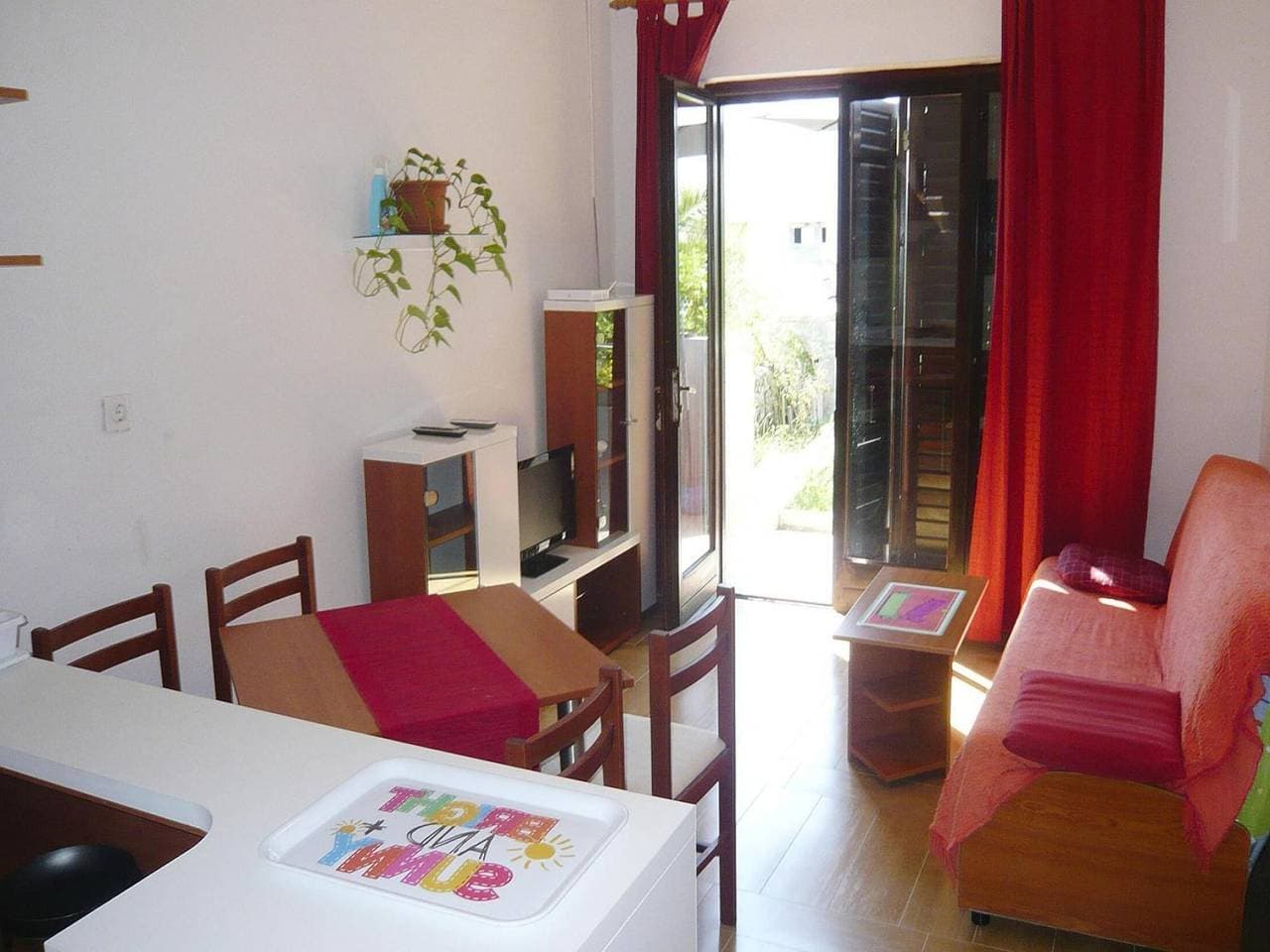 Foto 2 von 15: Bungalow in Starigrad nahe Paklenica Park