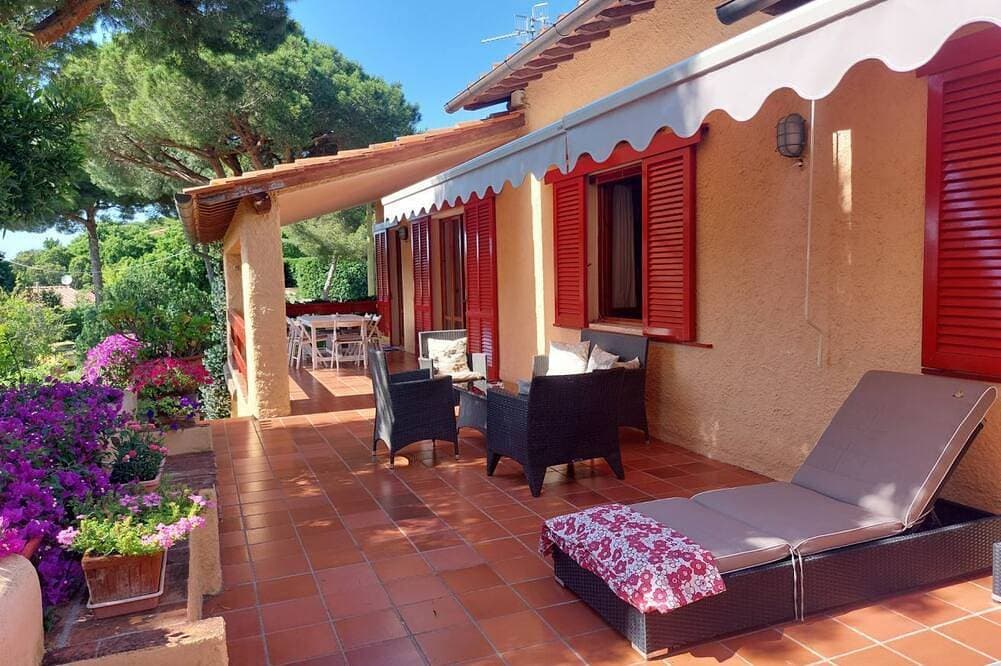 Villa Giolù: La Terrazza Apartment, Ermäßigung auf die Fähre 1