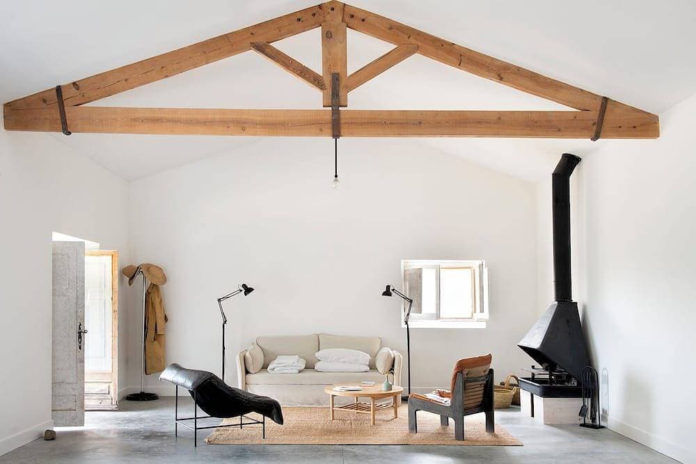 Charming Design Loft in renovated catalan farmhouse, Cantallops 1