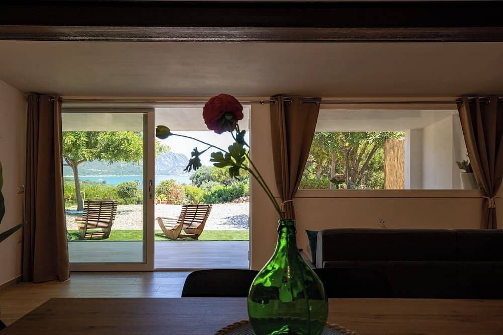 Foto 10 von 30: \"Your Oasis of Relaxation with a Sea View\" Villa RosMari