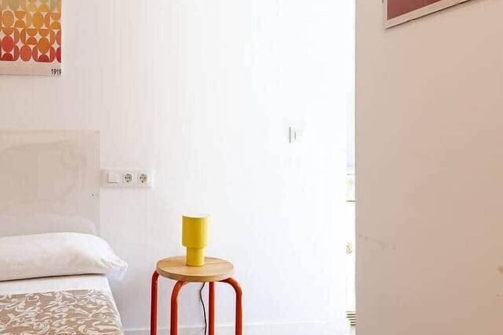 Foto 8 von 29: Apartamento Recién Reformado en las 4 Torres + Ie
