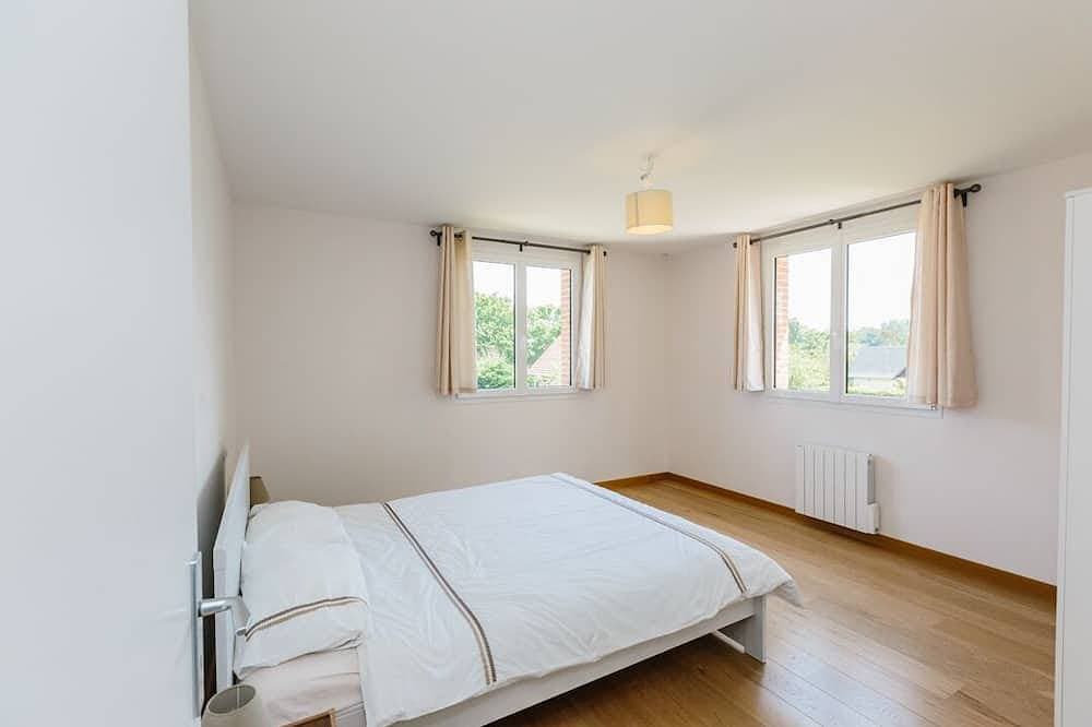 Foto 5 von 23: Modernes geräumiges Haus mit 5 Schlafzimmern im Herzen des schönen grünen Küstendorfes
