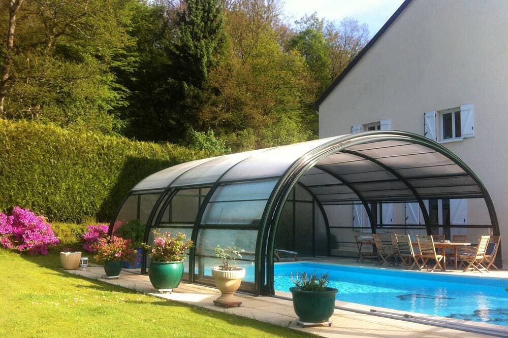 Foto 12 von 28: Ferienhaus 4/6 Pers in den Ardennen, Hallenbad, Greenway geht vorbei.