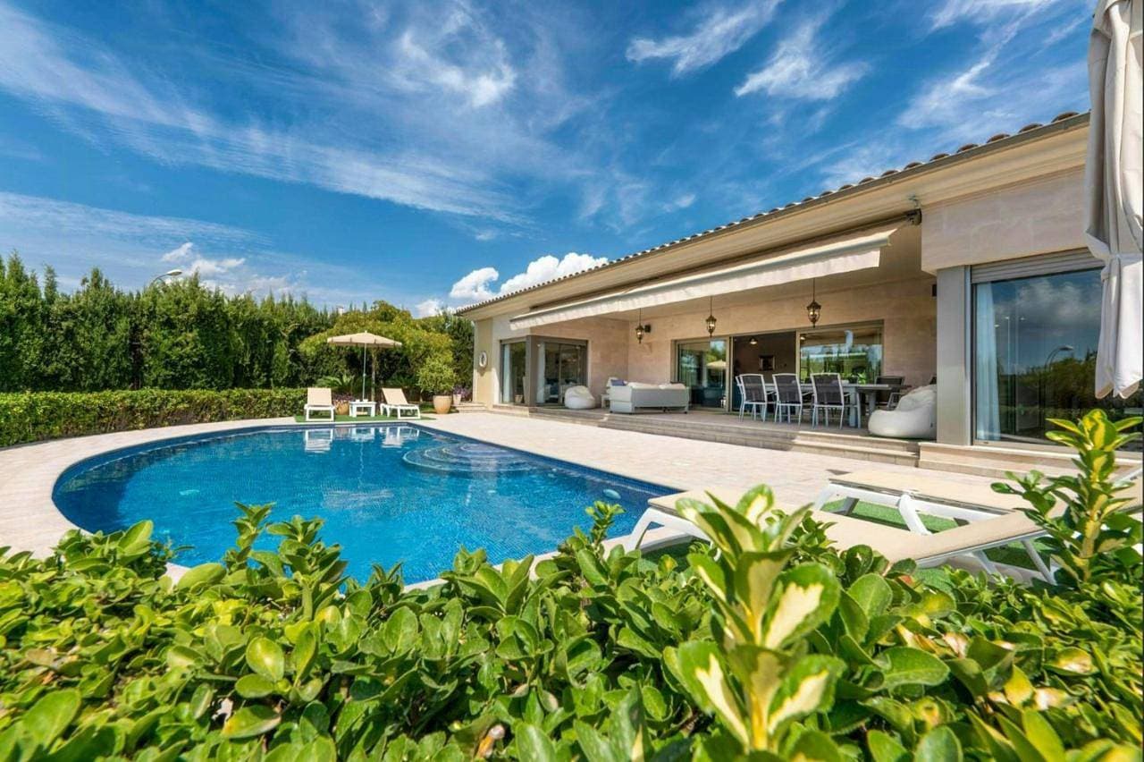 Contemporary Villa Near Palma De Mallorca 1