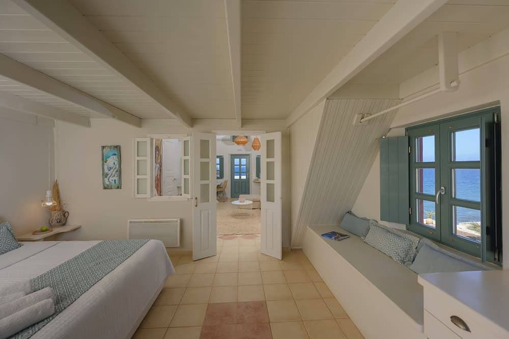 Foto 3 von 30: Michelangelo Beach Villa with Sea View
