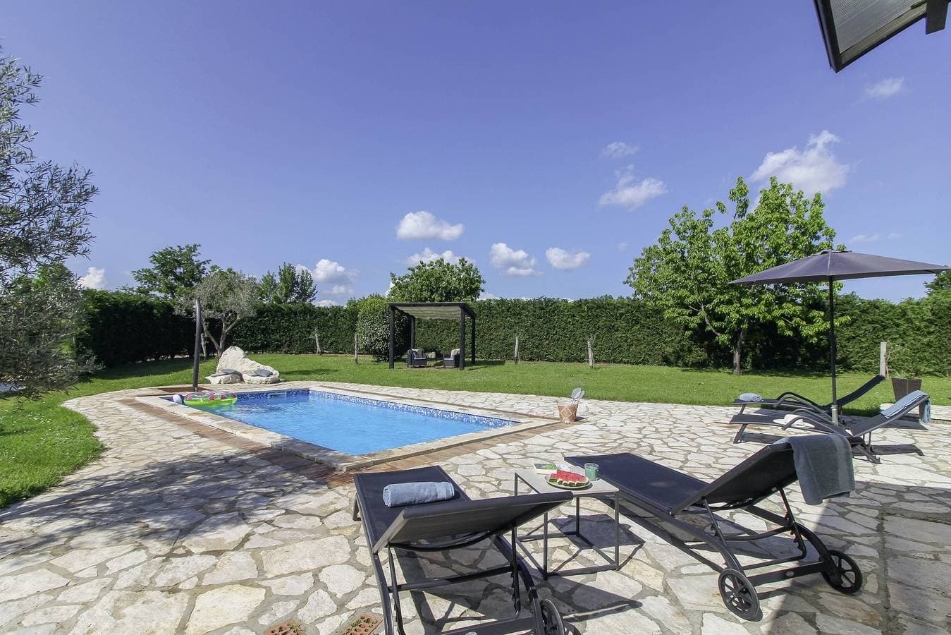Foto 3 von 24: Ferienhaus Bella Collina * ruhige Lage, 2000 m2 Garten, privater Pool