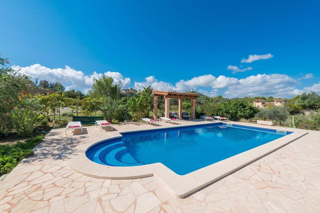 Foto 3 von 38: Villa 'Sa Plana Ref 42' mit Bergblick, privatem Pool und Wi-Fi