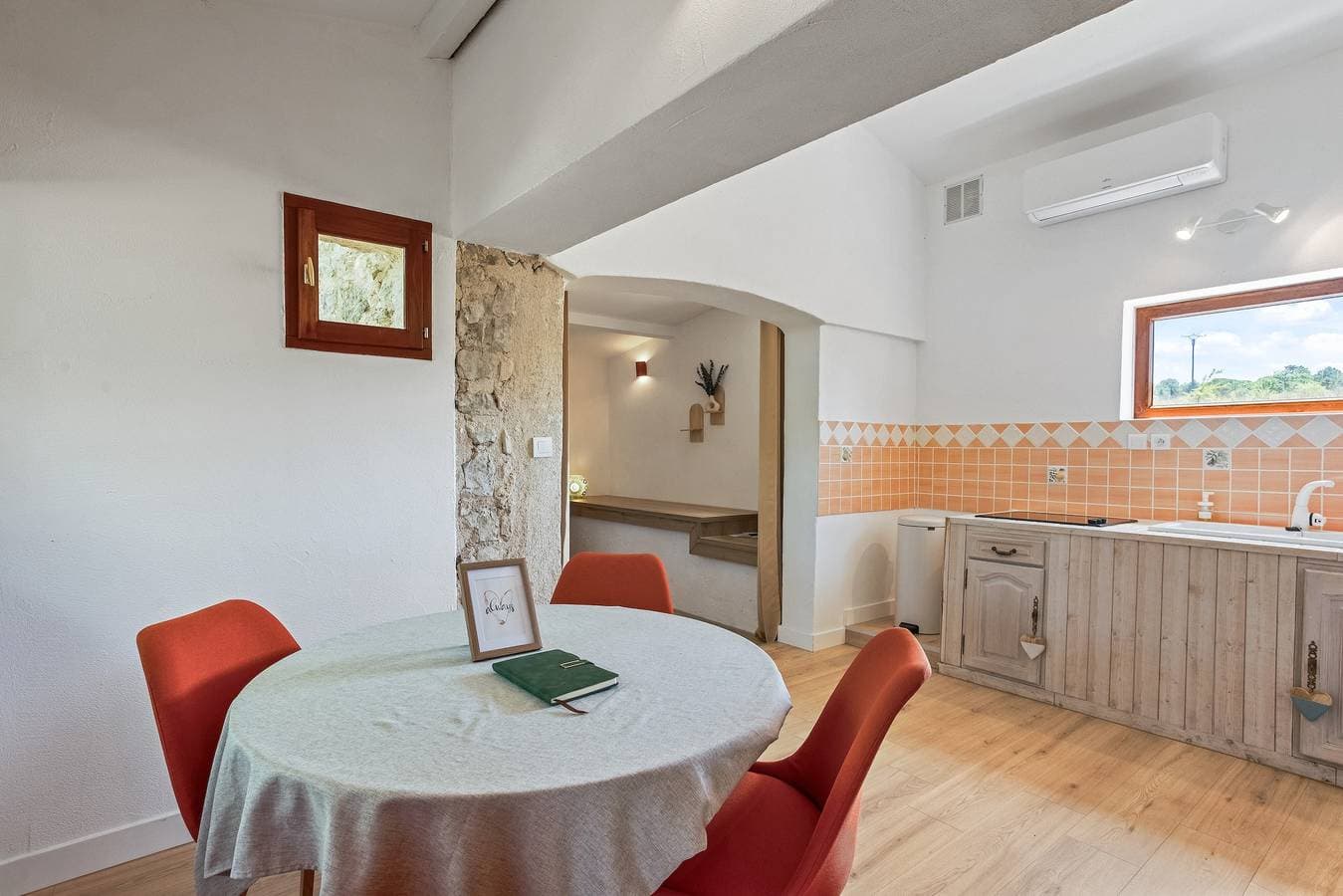 Foto 7 von 28: Ferienhaus 'Lou Mazet Du Gaudon' mit Gemeinschaftspool, Terrasse und Garten