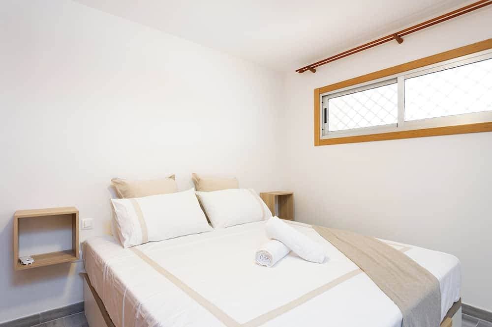 Foto 3 von 26: Stunning Beachfront Getaway, Your Perfect Retreat, Wifi, Garage, Sunset !!!