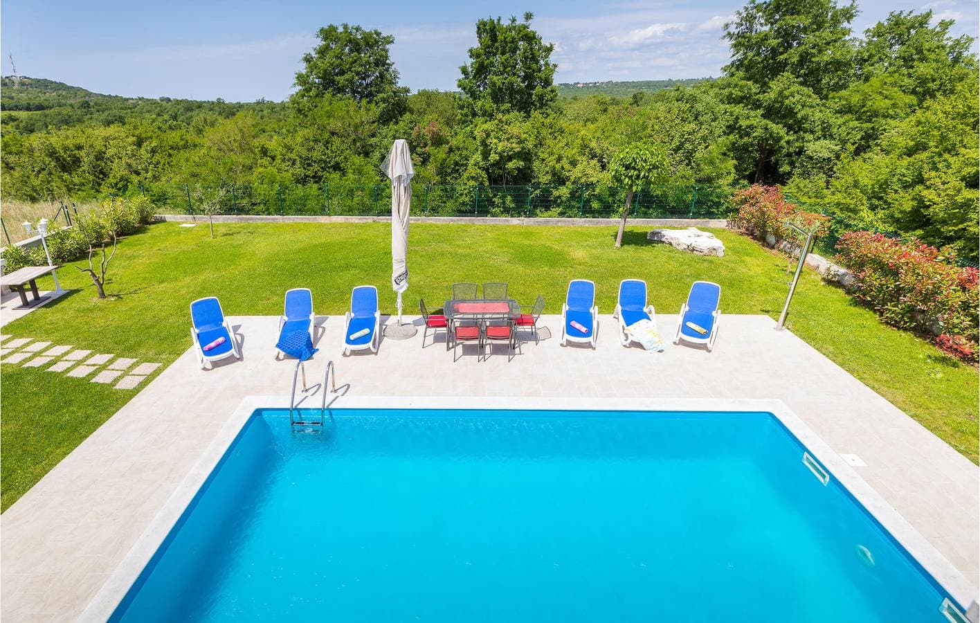 Foto 11 von 47: Charmante 180 m² große Wohnung mit Pool, Terrasse, in Küstennähe und mit Restaurants in der Nähe