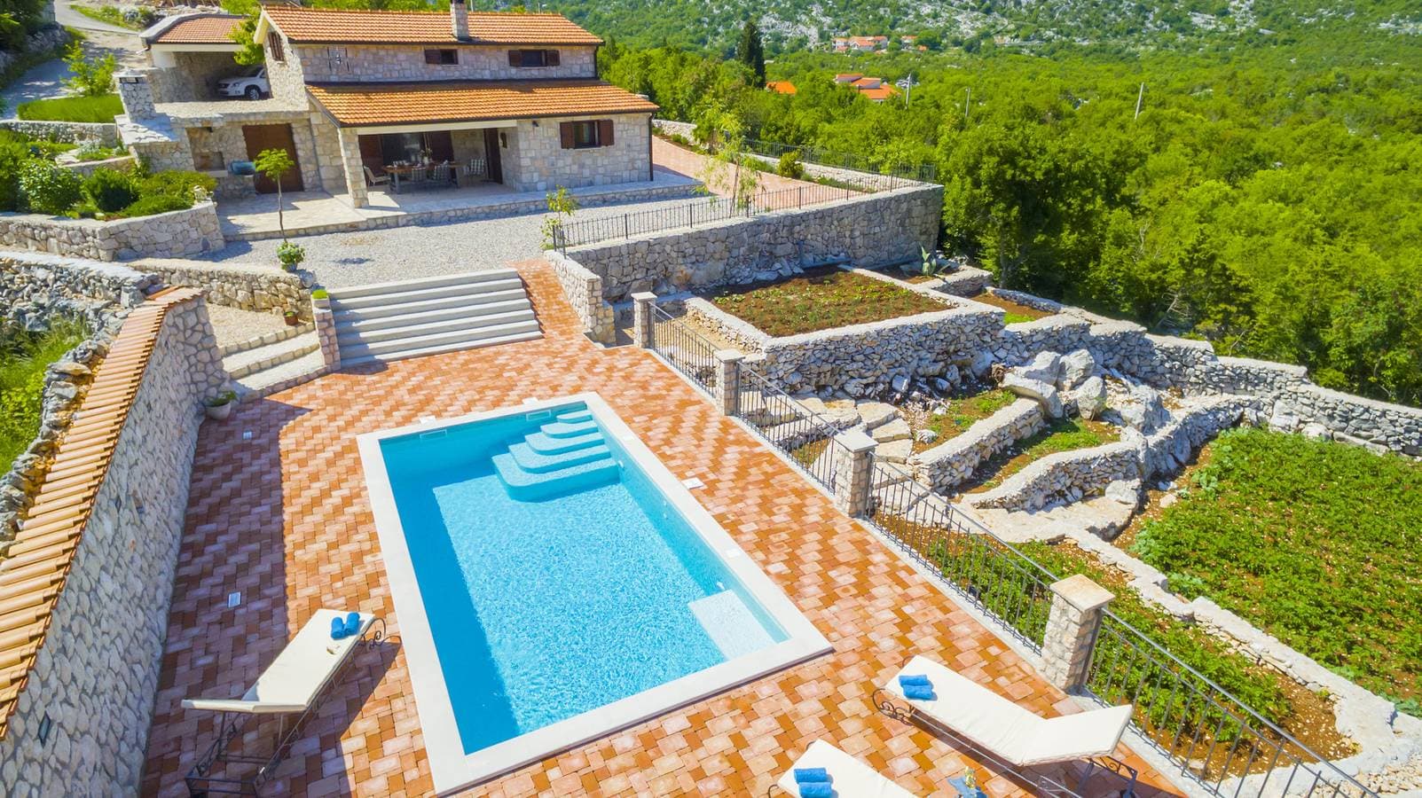 Rustikale Villa Fragola mit beheiztem Pool 1