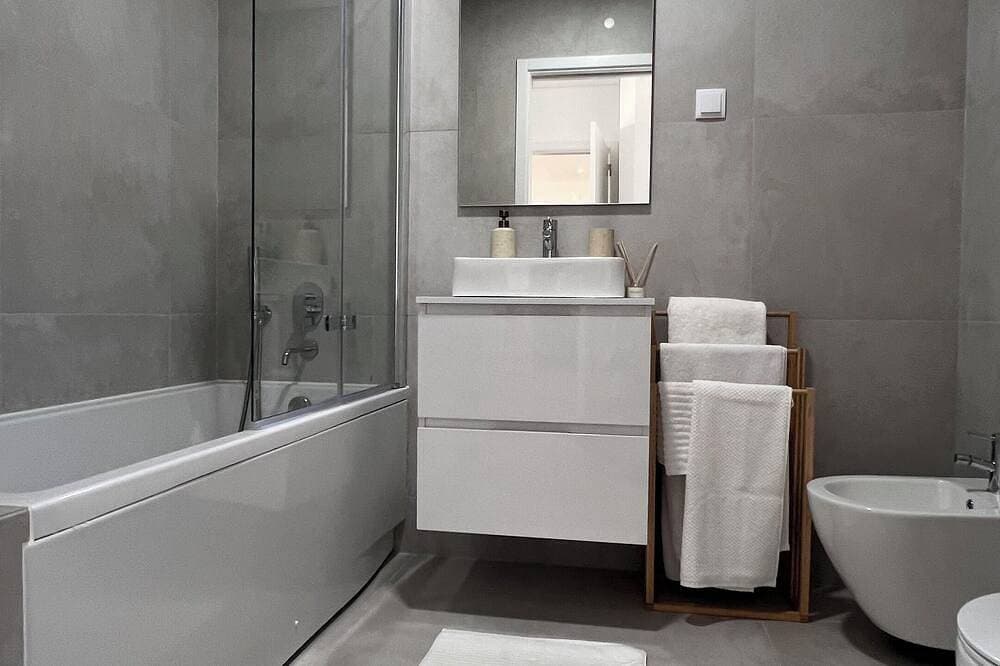 Foto 7 von 28: Charming Olhão Flat by Marina & Markets. Fast Wi-Fi, Ideal for Remote Workers!