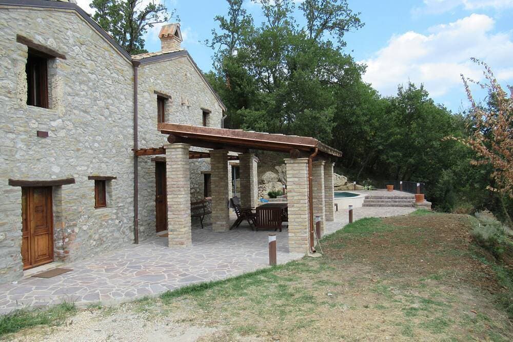 Foto 8 von 30: Rustikales Steinhaus mit einem modernen Touch