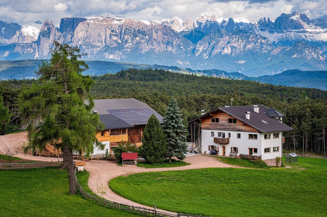 Foto 4 von 33: Ferienwohnung 'Larch' mit Bergblick, Gemeinschaftsgarten und WLAN