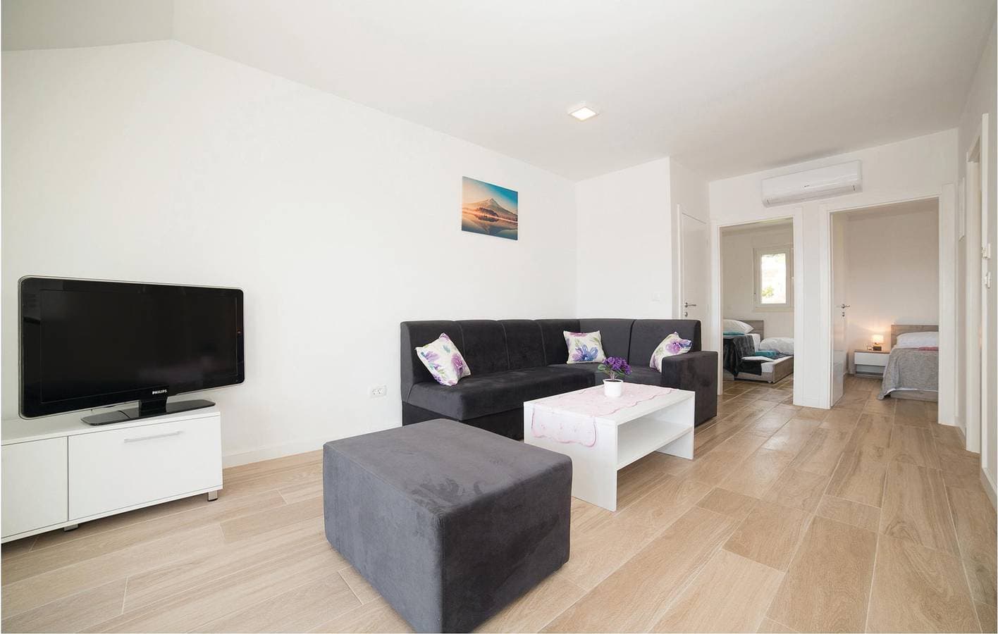 Foto 6 von 17: Gemütliches Apartment mit Meerblick, Terrasse, Parkplatz und WLAN – 2 km vom Strand entfernt