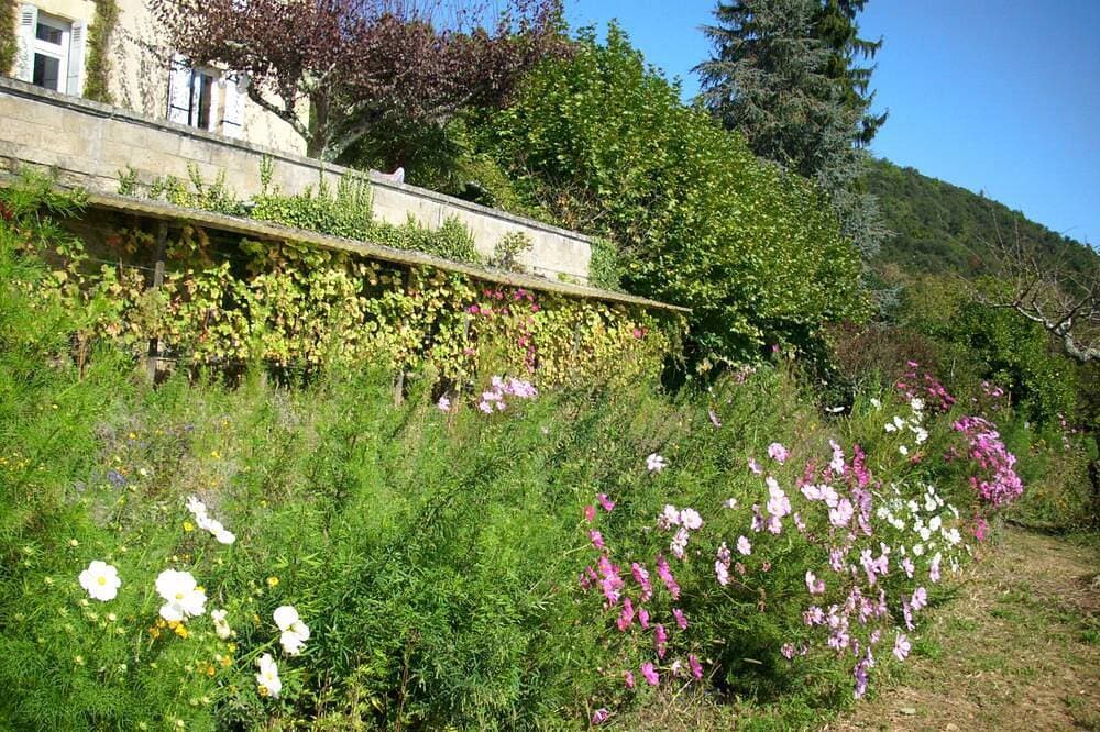 Foto 9 von 26: Herrennhaus in Périgod Noir, schöne Leistungen, Swimmingpool in der Hochsaison.