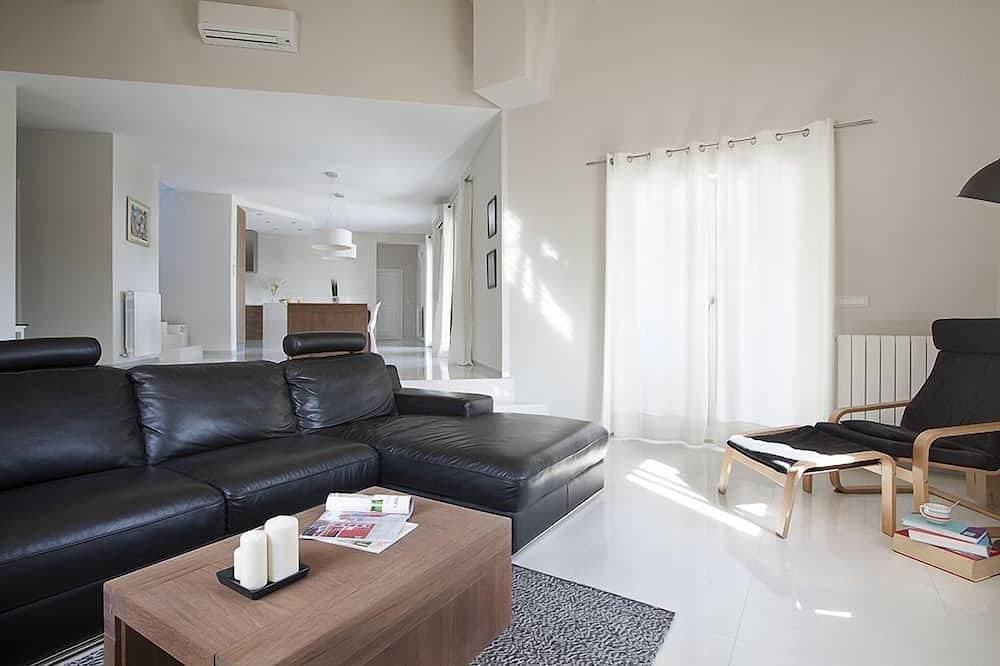 Foto 9 von 30: Exklusive 5* Villa mit herrlichem Meerblick und beheiztem Pool