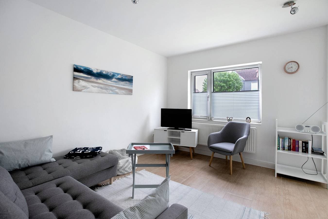 Foto 3 von 25: Ferienhaus 'Haushälfte Am Süderhafen' mit privater Terrasse, Garten und WLAN