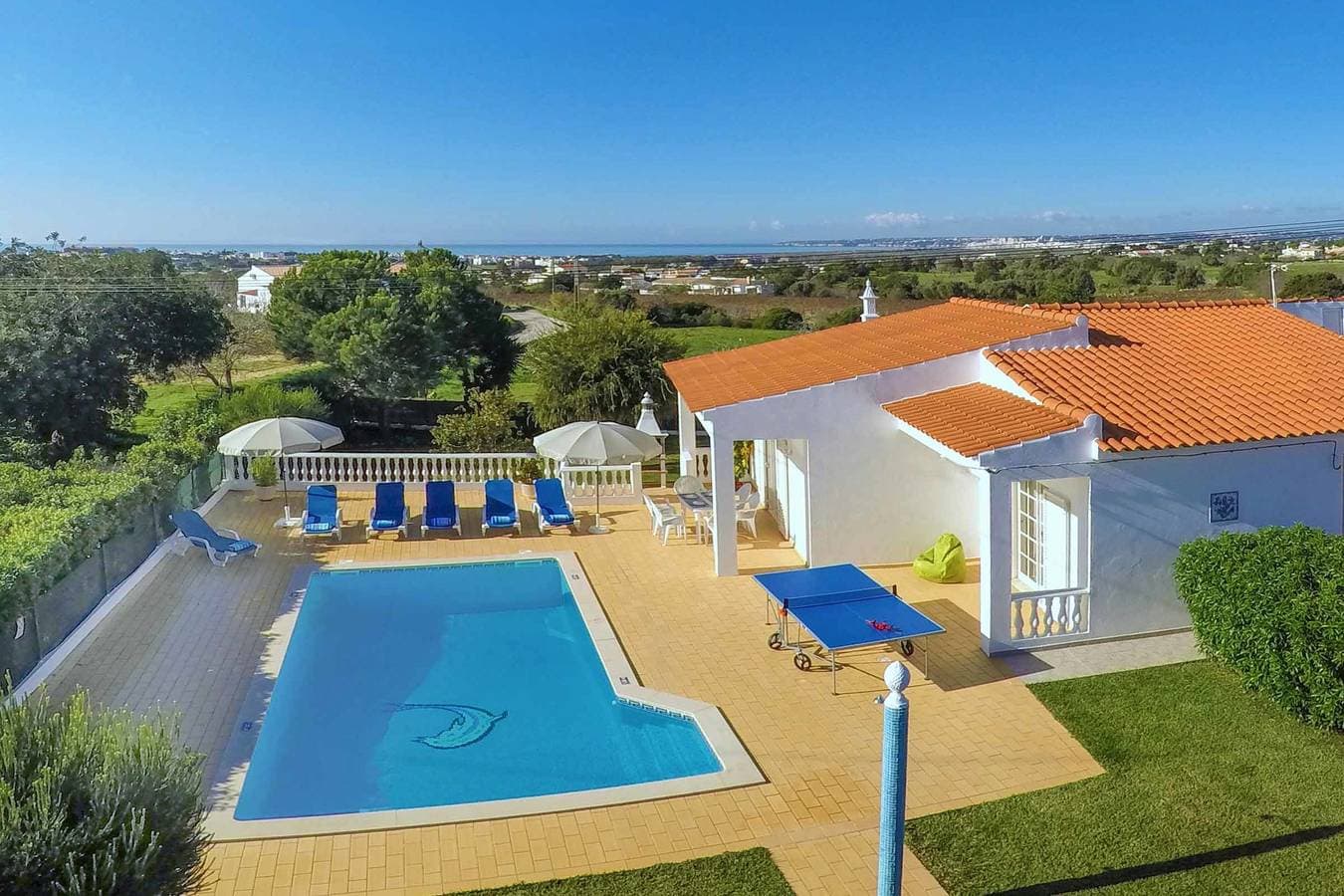Foto 3 von 15: Villa für 6 Personen mit Terrasse