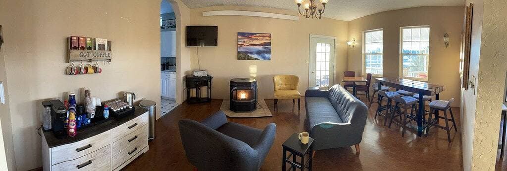 Suite 201 \"The Golden Eagle\" 1