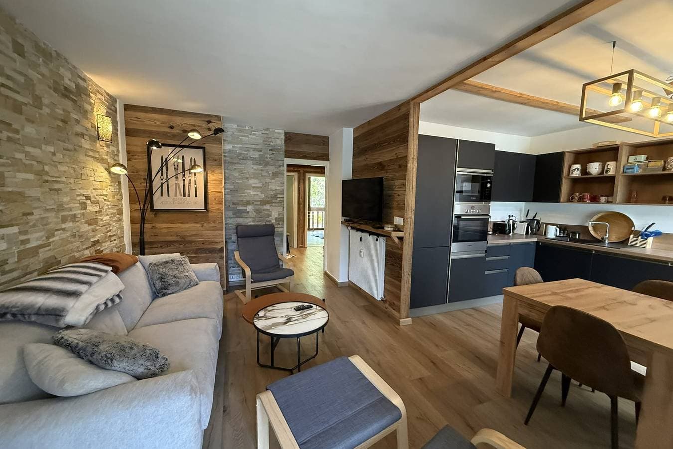 Foto 4 von 17: Ferienwohnung für 6 Personen mit Balkon