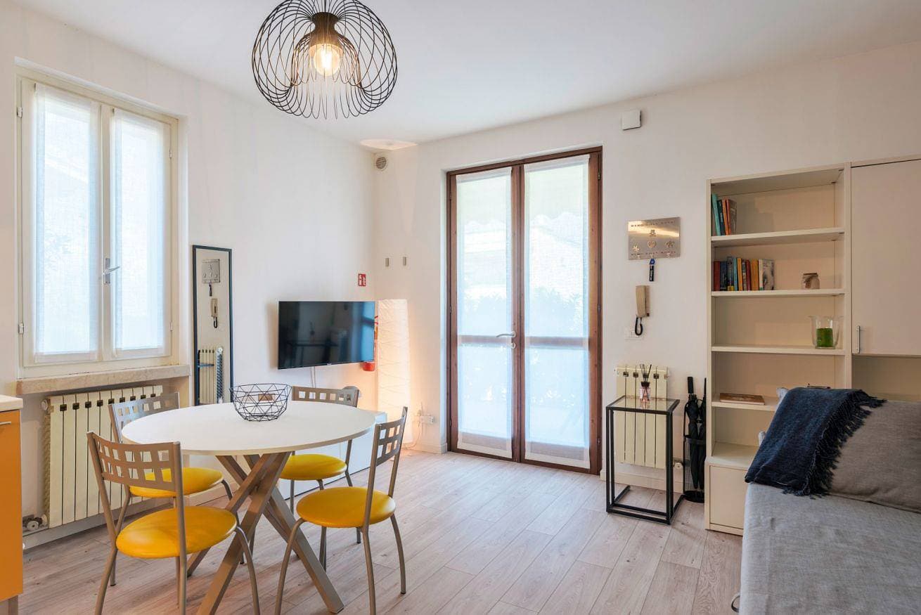Foto 2 von 44: Ferienhaus für 2 Personen mit Balkon/Terrasse