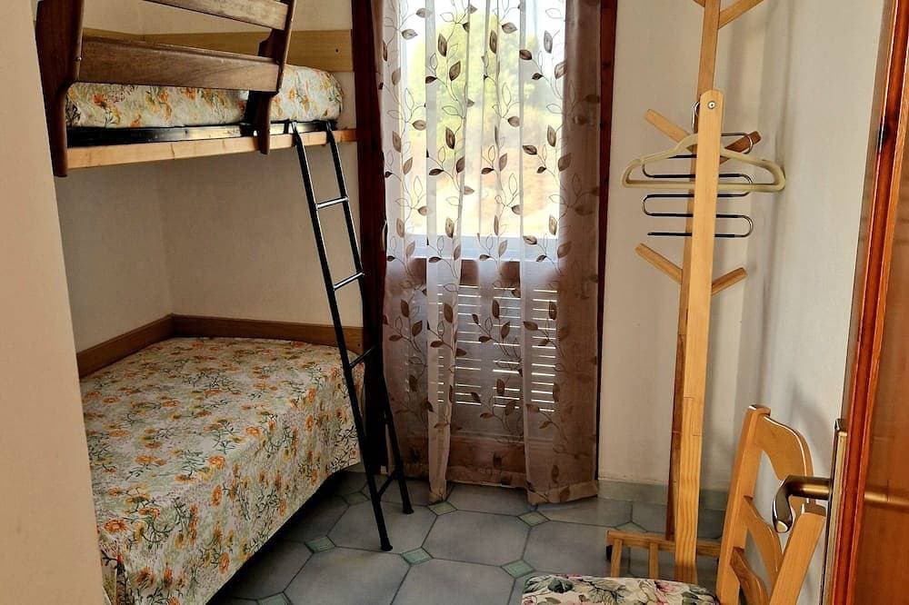 Foto 2 von 11: Within walking distance of the beautiful Vignola beach, with panoramic terrace.