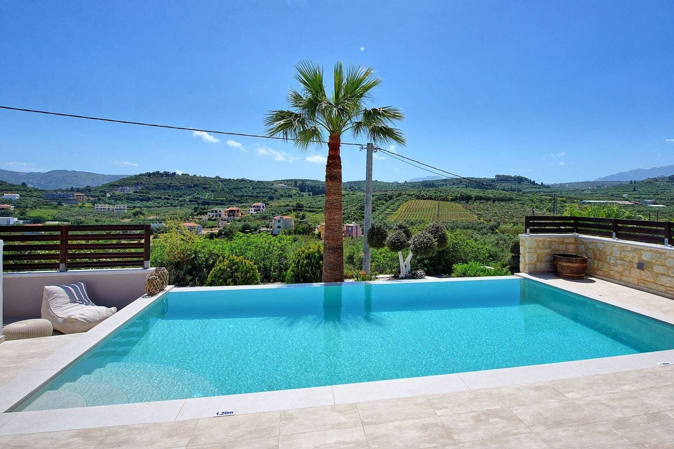Foto 9 von 32: Villa für 4 Personen mit Terrasse