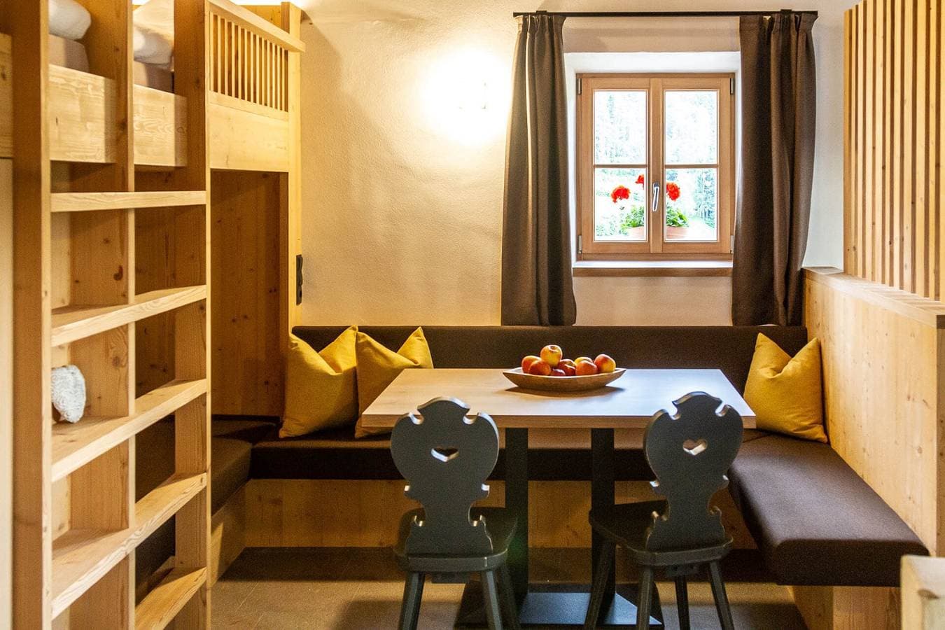 Foto 9 von 11: Ferienwohnung "Daimlhof Ferienwohnung Schlernstein" mit Bergblick, Garten, Balkon und WLAN