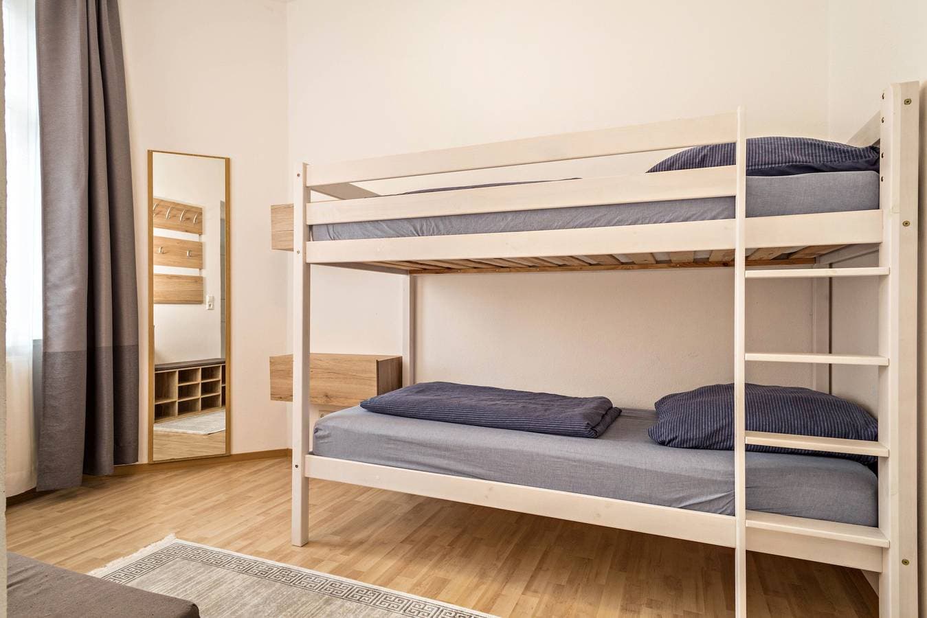 Foto 12 von 21: Stilvolle Ferienwohnung "Tuna" in Altbau Villa, mit Blick auf die Berge