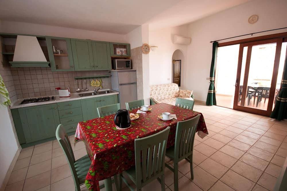 Foto 12 von 30: Ferienwohnung mit Blick auf das Meer in einem  Wohnkomplex mit Swimmingpool