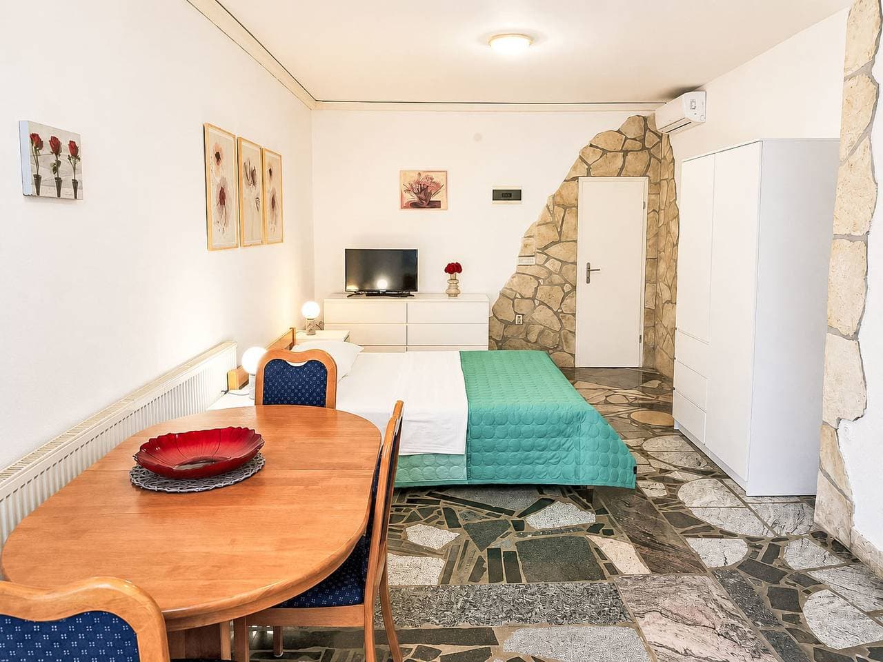 Foto 2 von 22: Ein Apartment im Ferienhaus Zweirosen