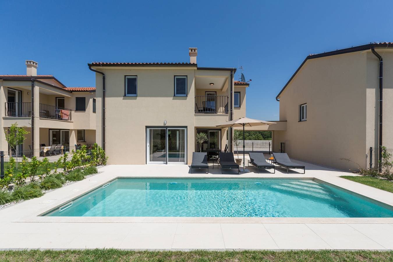 Villa Lanterna 2. 1