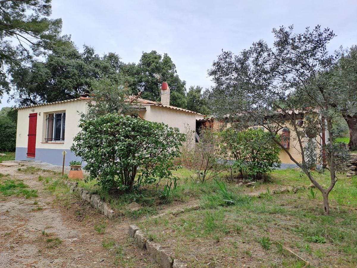 Gîte " Le Clos de la Pinède " 1